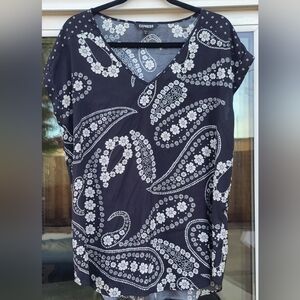 Express Black & White Floral Paisley Top – Size Large